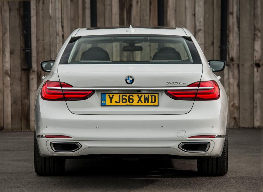  BMW 740Le xDrive 2016 года  (UK) (фото 4 из 6)